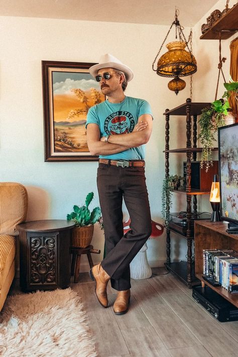 Vintage Tee and Wrangler Wrancher Western Outfit 90s Western Fashion, Bootsy Collins, Western Outfit, Fresh Prince, Vintage Tee, Western Outfits, Men's Style, Vintage Tees, Gentleman