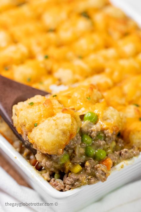 Tater Tot Casserole Beef Tater Tot Casserole, Tater Tot Hotdish, Easy Tater Tot Casserole, Hotdish Recipes, Tater Tot Recipes, Tater Tot Casserole Recipes, Tator Tots, Tot Casserole, Canned Vegetables