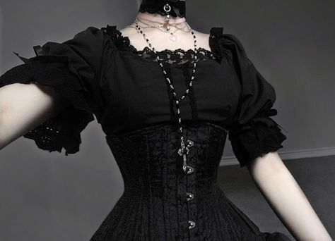 goth romantic gothic vamp gothic 2000s emo fashion Romantic Goth Outfits, 2000s Emo, Romantic Goth, Vintage Goth, Goth Dress, Alt Fashion, Emo Fashion, Gothic Outfits, Goth Outfits