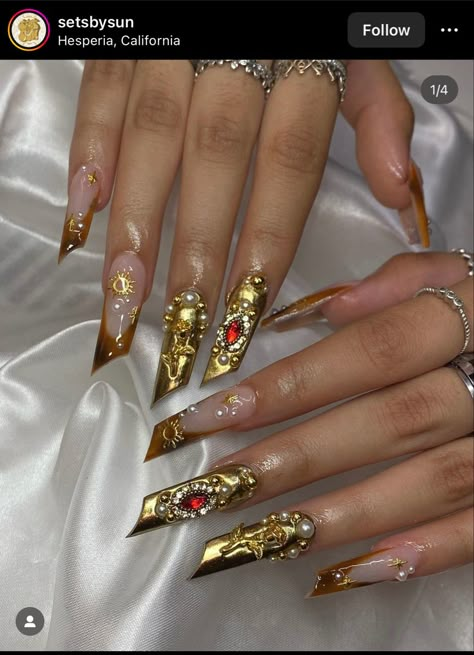 Lipstick Acrylic Nails, Gold Goddess Nails, Lipstick Nails Design, Drag Ideas, Gold Lipstick, Lipstick Nails, Gold Nail Designs, Nails Aesthetic, Grunge Nails