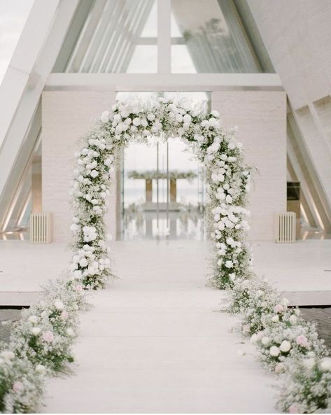 White Rose Wedding Archway, Wedding Pearl Aesthetic, Wedding Walkway Ideas, Venue Aesthetic, Unique Outdoor Wedding, New Home Decor Ideas, Wedding Walkway, Iranian Wedding, Unique Wedding Invitation