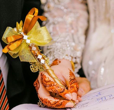 Wedding Pens Ideas, Nikah Pen Ideas, Nikkah Pen Diy, Nikkah Pen Ideas, Wedding Pen Ideas, Nikkah Pen Decoration Ideas, Nikah Pen Decoration Ideas, Nikkah Decoration, Mehndi Plate