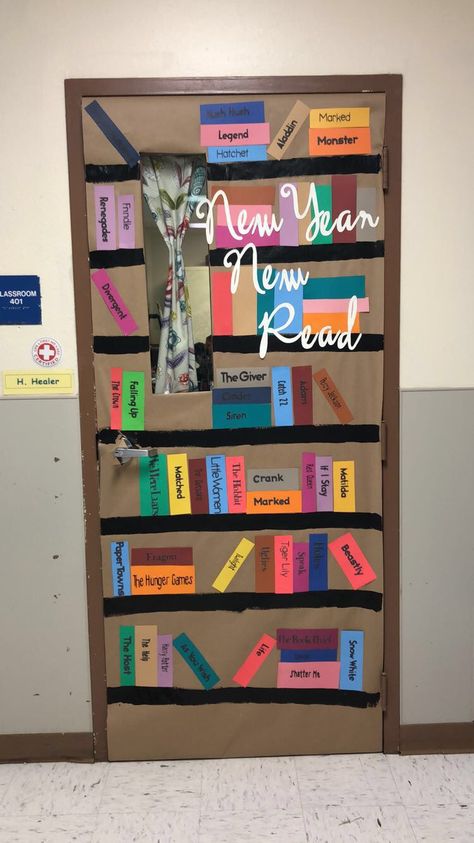 Middle school bookshelf classroom door for January/ New Year. "New Year, New Read" vs "New Year, New Me". Great for English class or library Door Decorations Library, Reading Classroom Door Decorations, English Teacher Door Ideas, Ela Door Decorations Middle School, English Door Decoration, Library Door Decor, Reading Teacher Door Decorations, English Class Door Decoration, Middle School Door Decorations