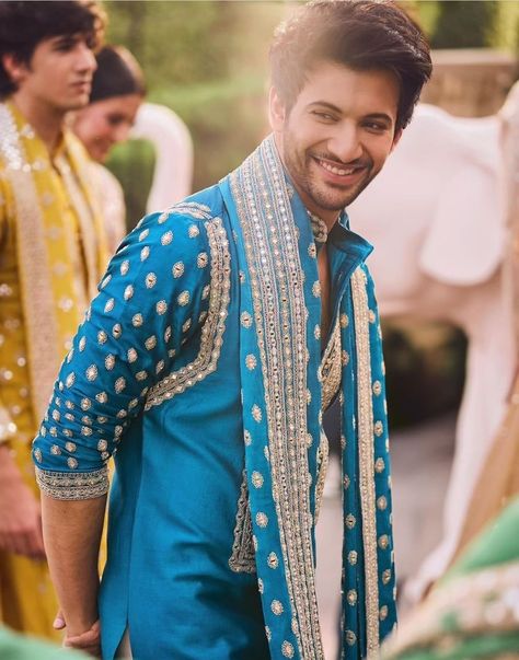 Rohit Suresh Saraf, Mens Wedding Wear Indian, Sangeet Outfit For Men, Traditional Indian Mens Clothing, Rohit Saraf, Abhinav Mishra, Latest Kurta Designs, Indian Wedding Clothes For Men, Wedding Kurta For Men