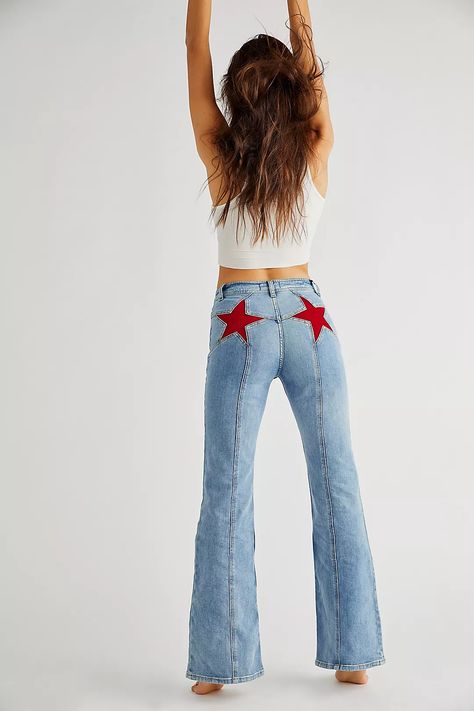 Trendy Star Print Denim Flare Jeans, Trendy Denim Flare Jeans With Star Print, Trendy Straight Leg Flare Jeans With Star Print, Casual Star Print Flare Jeans, Casual Flare Jeans With Star Print, Crop Top Dress, Jean Vintage, All Jeans, 4th Of July Outfits