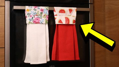 Potholder Hanging Towel, Free Pattern For Hanging Kitchen Towel, How To Make A Hanging Kitchen Towel, Diy Hanging Dish Towel Pattern, Hanging Oven Towels, Easy Diy Hanging Kitchen Towels, Oven Hanging Tea Towel Diy, Towel Diy Ideas, Sewing Dish Towels Ideas