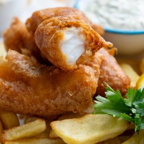 No-Fail, Crispy Battered Gluten-Free Fried Fish - MamaGourmand Baked Battered Fish, Gf Battered Fish, Gluten Free Fish Batter, Fried Cod Fish Recipes, Fried Fish And Chips, Gluten Free Fish And Chips, Pan Fried Fish Recipes, Gluten Free Fish Recipes, Fried Fish Batter