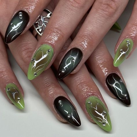 40 Latest Nail Trends to Inspire You Kendall Core, Apres Gel X Nails, Nct Concert, Concert Nails, Neon Green Nails, Cow Nails, Hippie Nails, Punk Nails, Latest Nail Trends