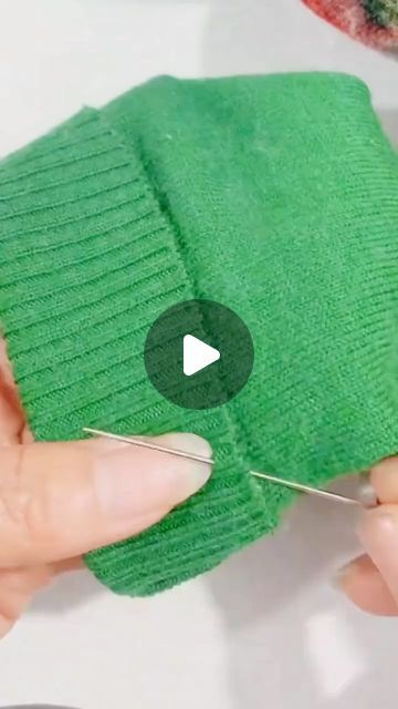 clothes on Instagram: "The sleeve is too long, how to modify it? 💚💚@lvbaglove" Sleeves Too Long Hack, Sewing Elastic, January 29, Too Long, Sweater Sleeves, Sewing Hacks, Pullover Sweaters, Long Sleeve Tshirt, Sweatshirts