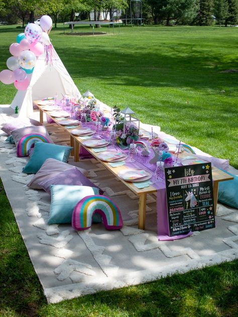 Low Kids Table Party, Plastic Table Decor, Kids Floor Table Party, Unicorn Picnic Birthday Party, Diy Low Table For Kids Party, Diy Kids Table For Party, Diy Kids Party Table, Kids Table Party, Kids Picnic Party