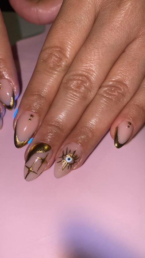 Gold And Evil Eye Nails, Evil Eye Nails With Gold, Evil Eye Chrome Nails, Chrome Evil Eye Nails, Egypt Inspired Nails, Dune Inspired Nails, Gold Evil Eye Nails, Egypt Nails Design, Dune Nails