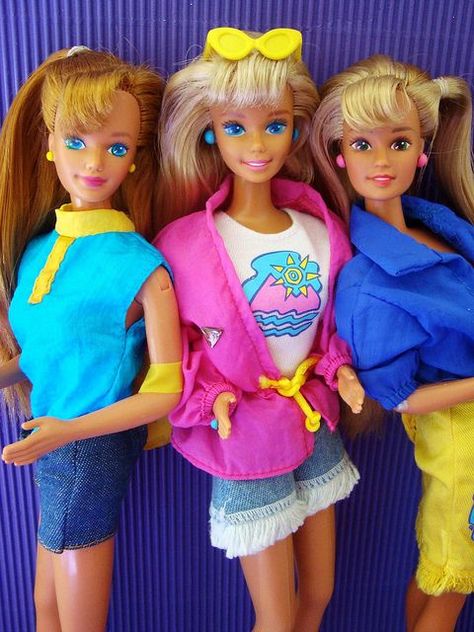 90s Toys For Girls, Camping Barbie, Camp Barbie, Summer Camp Ideas, Dolls From The 80s, Midge Barbie, Redhead Doll, Barbie 1990, Barbie 80s