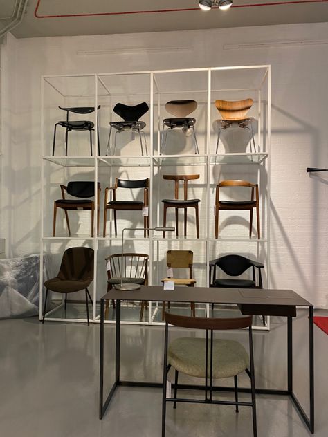 Home Decor Retail Store, Nike House Of Innovation, Chair Display Showroom, Furniture Showroom Design Concept Stores, Ayushi Verma, Furniture Store Showroom, Chair Shelves, Chair Display, Open Closets