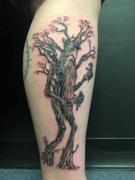 Treebeard, on "the LOTR leg" #TolkienTattoos #LOTR  #mpfwshop https://myprecious.us Lotr Ent Tattoo, Treebeard Tattoo, Ent Tattoo, Tolkien Tattoo, Lotr Tattoo, Lord Of The Rings Tattoo, Nerdy Tattoos, Bookish Tattoos, Knuckle Tattoos