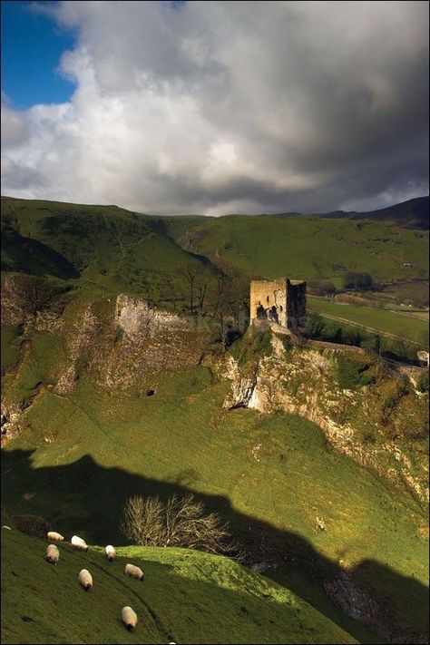 Peveril Castle, Castle White, Castleton Derbyshire, Environment Photography, British Landscape, British Castles, Beautiful Ruins, Peak District National Park, South Yorkshire