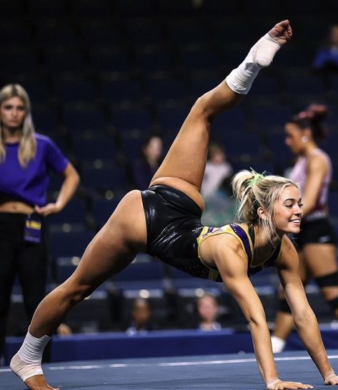 Olivia Dunne Gymnastics, Olivia Dune, Livy Dunne, Lsu Gymnastics, Livvy Dunne, Outdoor Gear Storage, Olivia Dunne, History Of Philosophy, Gear Storage