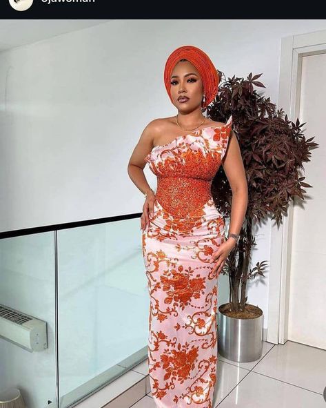 Damask Gown Styles Nigeria, Owanbe Styles For Lace, Brocade Asoebi, Brocade Asoebi Styles, Asoebi Lace Styles Classy, Flare Gown Styles, Asoebi Dress, Nigerian Lace Dress, Nigerian Lace Styles Dress