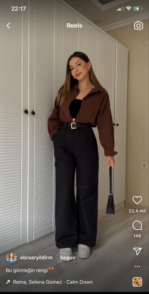 College Dress Ideas, Business Casual Outfit With Skirt, Blazer Outfit Short Women, College Recruiter Outfit, Semi Official Outfits Women, Beige With Black Outfit, Dark Academia Modern Outfits, Button Up Polo Outfit, Debut Guest Outfit Ideas Semi Formal