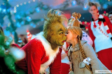 "Mister Grinch, my name is Cindy Lou Who" New Year Movie, O Grinch, Christmas Movies List, Der Grinch, The Grinch Movie, Hate Christmas, Mr Grinch, Pretty Reckless, Grinch Who Stole Christmas