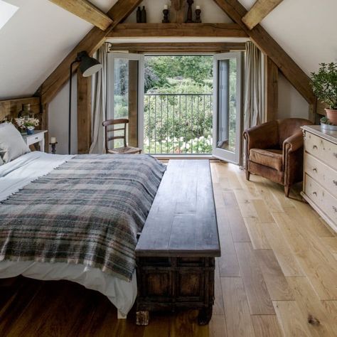 Loft Conversion Bedroom, Attic Ideas, Barn Loft, Attic Bedroom Designs, Jockey Club, Attic Bedrooms, Attic Renovation, Attic Remodel, Loft Room