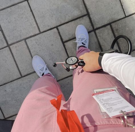 Pink Aesthetic Doctor, Pink Doctor Aesthetic, Pink Scrubs Aesthetic, Cardiology Aesthetic, Pink Doctor, Nursing School Inspiration, Nursing Goals, Physical Therapy Student, Nursing Motivation