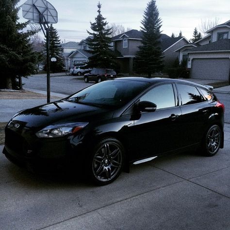 Black Ford Focus ST mk3 big rims Ford Focus St Mk3, Ford Focus Car, Ford Shelby Mustang, Ford St, Ford Focus Hatchback, Raptor Truck, Ford Focus Sedan, Ford Focus Mk3, Ford Focus 3