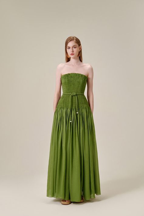 Green Wedding Guest Outfit, Maxi Green Dress, Pioneer Fashion, Stylish Work Attire, Gala Dresses, Fashion Mistakes, Event Dresses, Classy Dress, Modest Outfits