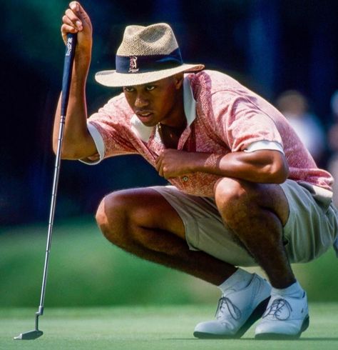 90s Golf Outfits, Vintage Tiger Woods, Tiger Woods 90s, Young Tiger Woods, 90s Golf Fashion, Vintage Golf Fashion, Golf Fashion Men, Famous Golfers, Golf Images