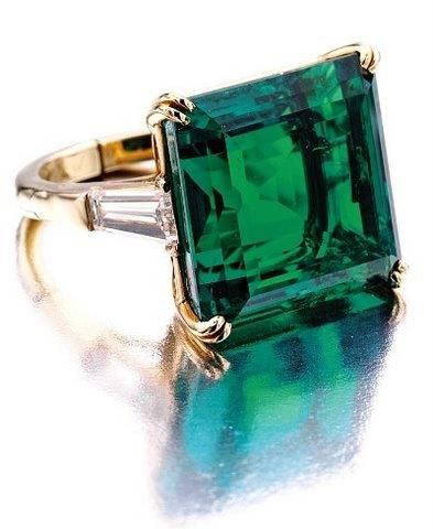 Vintage Van Cleef, Bijoux Art Deco, Smaragd Ring, Emerald Ring Vintage, Van Cleef & Arpels, Van Cleef And Arpels, Baguette Diamonds, Colombian Emeralds, Vintage Vans