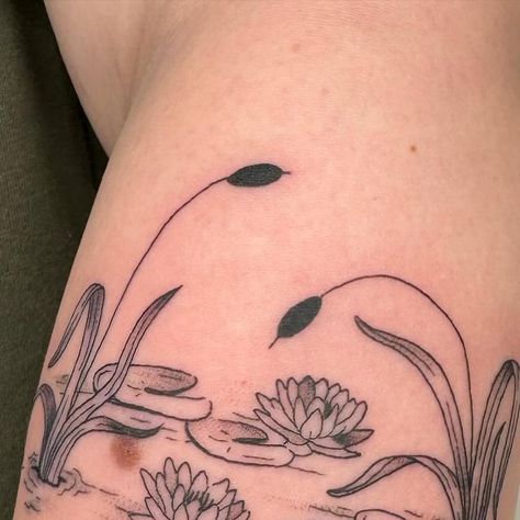 Lilly Pad Tattoo Ideas, Koi Pond Tattoo, Lilypad Tattoo, Pond Tattoo, Lily Pad Tattoo, Water Lily Tattoo, Water Pond, Lotus Tattoo, Koi Pond