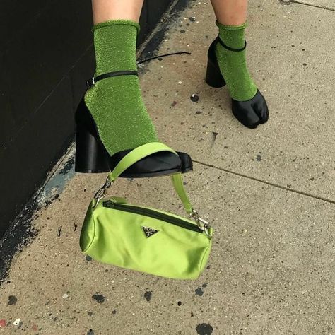 Heels Socks Aesthetic, Catty Noir, The Cardigans, Estilo Indie, Bag Prada, Shoe Inspo, Aesthetic Shoes, Llbean Backpack, Grunge Style