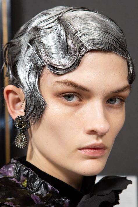 Shimmering Silver Wigs at Erdem Fall 2020 Fashion Week Hair, Silver Wigs, Halloween Beauty, Editorial Hair, Finger Waves, Halloween Hair, Ex Machina, New Haircuts, Silver Hair