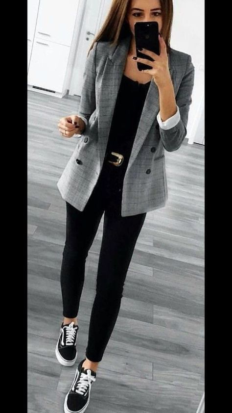 Casual Work Outfit Ideas For Women, Courtroom Attire Women Professional, Buissnes Casual Outfits Woman Fall, Business Women Look, Business Casual Outfits For Event, Professional Woman Outfits, Professional Cosmetologist Outfits, Women Contractors Outfit, Realtor Winter Outfits