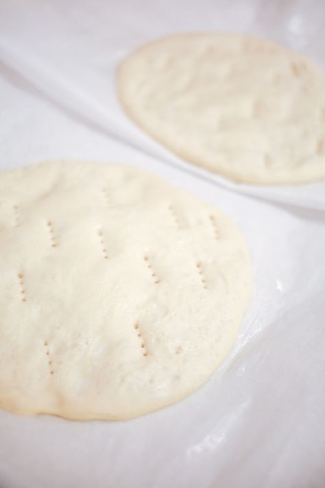 How to Freeze Individual Pizza Dough-17 Freezer Pizza, Individual Pizza, Homemade Frozen Pizza, Freeze Pizza Dough, Pizza Crust Dough, Individual Pizzas, Homemade Pizza Crust, Pizza Crusts, Our Best Bites