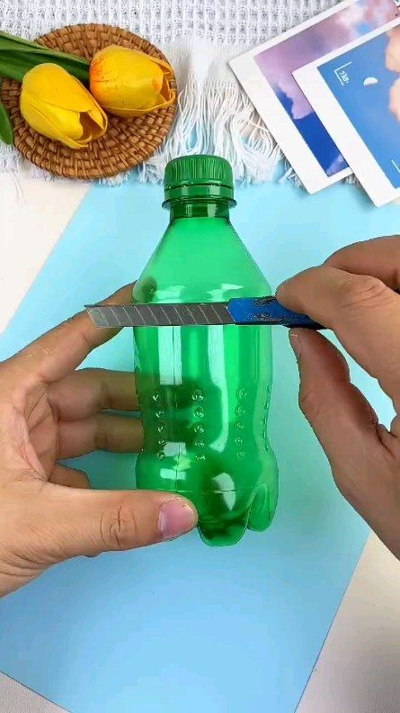 Instagram Cold Porcelain Tutorial, Jerry Can Mini Bar, Trending Crafts, Glue Craft, Plastic Bottle Art, Diy Plastic Bottle, Amazing Crafts, Diy Bottle Crafts, Diy Paper Crafts Decoration