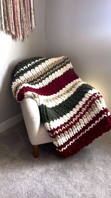 Chunky Crochet Christmas Blanket, Cozy Knit Blanket, Knitted Christmas Blankets Free Pattern, Chunky Knitted Blanket Patterns, Chunky Knit Blanket Christmas, Christmas Chunky Knit Blanket, Chunky Knit Blanket Designs, Chunky Knit Blanket Patterns, Chunky Knit Blanket Pattern Color Combos