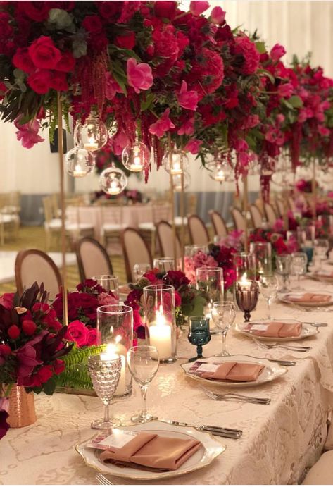 Red Pink Quince, Quinceanera Head Table Decorations, Dark Red Wedding Decor, Wedding Centerpieces Candles And Flowers, Long Table Flowers, Valentines Gala, Reception Centerpiece Ideas, Red Tablescape, Asian Wedding Decor