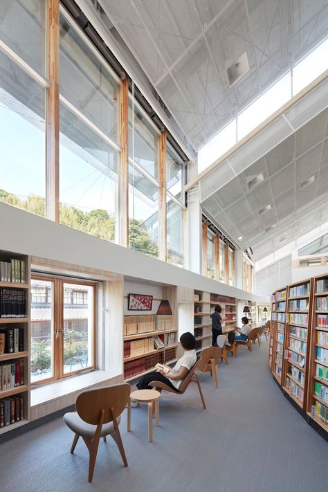 Japanese Library, Public Library Design, Library Seating, Tiny Library, Library Plan, Library Cafe, Library Inspiration, Library Architecture, City Library