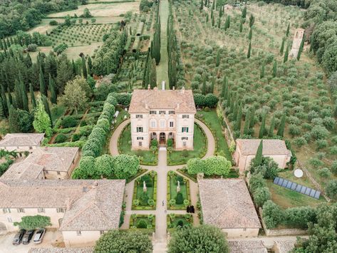 Villa Cetinale, Garden Wedding Venues, 18th Century House, Tuscany Villa, Garden Venue, Garden Wedding Venue, Sarah Ferguson, Italian Garden, Outdoor Weddings