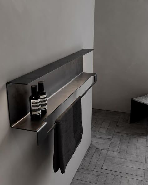 Bathroom Accessories Design, Aesthetic Bathroom, Instagram V, Metal Furniture Design, Bathroom Design Decor, Toilet Design, Bathroom Inspiration Decor, Bad Design, Steel Furniture