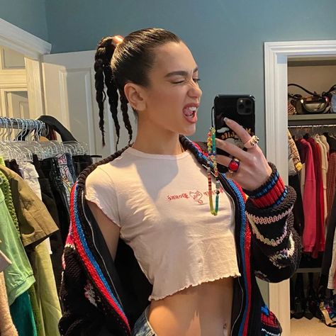 Early 2000s Trends, Toned Abs, Step Kids, Dua Lipa, Gigi Hadid, Summer Accessories, Bella Hadid, Miley Cyrus, Girl Crush