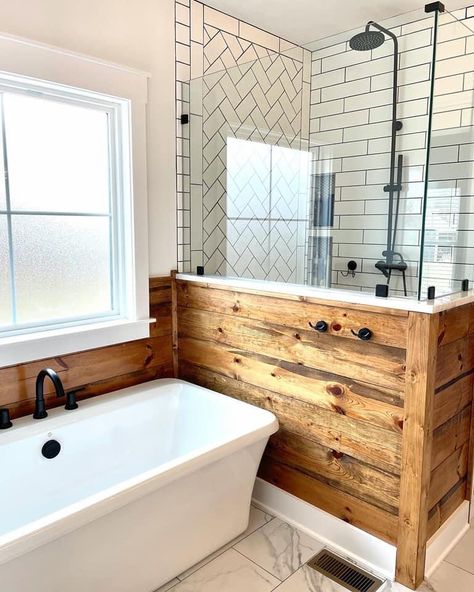 Farm Style House Interior, Cabin Bathroom, Bathroom Addition, Dream Master, Cabin Bathrooms, Master Bath Remodel, Farmhouse Ideas, Rustic Bathrooms, Bathroom Remodel Designs