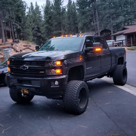 Dodge Diesel Trucks, Jacked Up Truck, Chevy Duramax, Pickup Truck Accessories, Trucks Lifted Diesel, Chevrolet Silverado 2500hd, Black Truck, Custom Chevy Trucks, Lifted Chevy