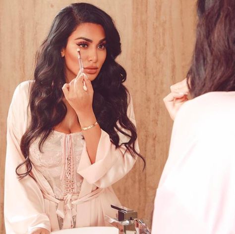 10 Muslim-Owned Fashion and Beauty Brands to Know In 2019 | Allure Huda Beauty Eyeshadow Palette, Huda Beauty Eyeshadow, Huda Beauty Palette, Huda Kattan, Huda Beauty Makeup, Arab Beauty, Beauty Lipstick, Beauty Tutorials, Perfect Hair