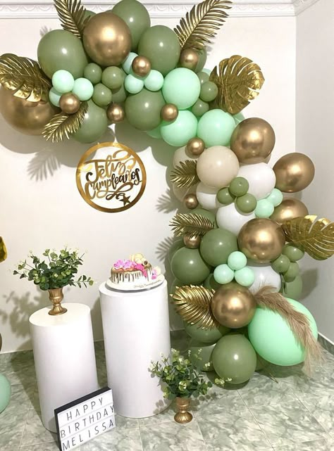 Green And White Balloon Decor, Plant Themed Party Decor, Baby Shower Verde, Happy Birthday Melissa, Gambar One Direction, Idee Babyshower, Birthday Room Decorations, Simple Birthday Decorations, Birthday Party Decorations Diy