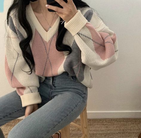 Fall Winter Makeup, Soft Aesthetic Outfits, Comfy Minimalist, Formal Streetwear, Grunge Tops, Winter Fashion Outfits Casual, Pastel Outfit, Korean Casual Outfits, Winter Makeup