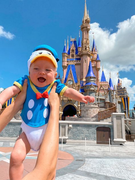 #disney #babydisney #donaldduck #disneyworld Disney Family Pictures, Baby At Disney, Disney With Baby, Disney World Photo Ideas, 3 Month Old Baby Pictures, Baby Boy Disney, First Trip To Disney, First Disney Trip, Disney Outfits Women