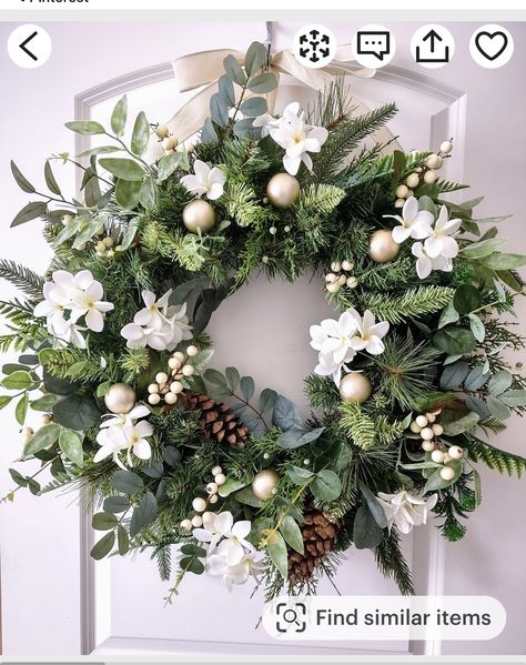 Scandanavian Christmas Wreath, Gold And White Wreath, Winter Wreaths For Front Door, Winter Door Wreath, Cedar Wreath, Miniature Ornaments, Farmhouse Wreaths, Christmas Wreath Ideas, White Christmas Wreath