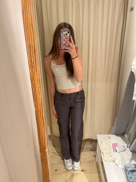 Brandy Kim Pants Outfit, Kim Pants Brandy Melville, Brandy Melville Cargo Pants, Brandy Fits, Kim Pants, Brandy Melville Outfits, Cargo Outfit, White Converse, Downtown Girl