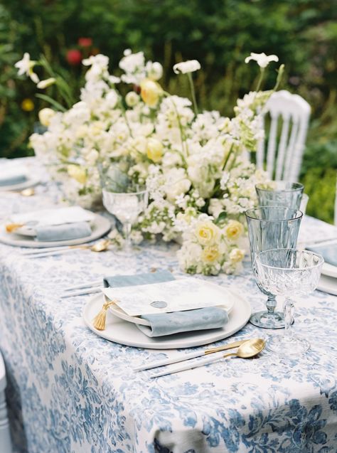 French Countryside Table Setting, Floral Table Linen Wedding, French Country Wedding Flowers, Blue Floral Tablecloth Wedding, French Countryside Wedding Theme, French Garden Wedding Theme, Blue Tablecloth Wedding, Floral Tablecloth Wedding, French Summer Wedding